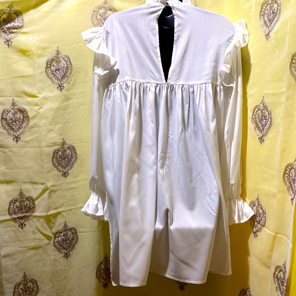 PRETTYLITTLETHING LONG SLEEVE WHITE RUFFLE-COLLAR/CUFF DRESS SZ 10 - Picture 10 of 14